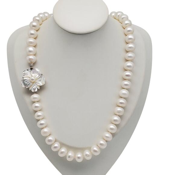 Cultured Pearl Strand Necklace Japan Mother of Pearl Clasp Classic Hand Knotted - Picture 6 of 11